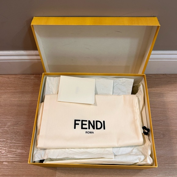 Fendi Men Chelsea boots - Picture 6 of 12